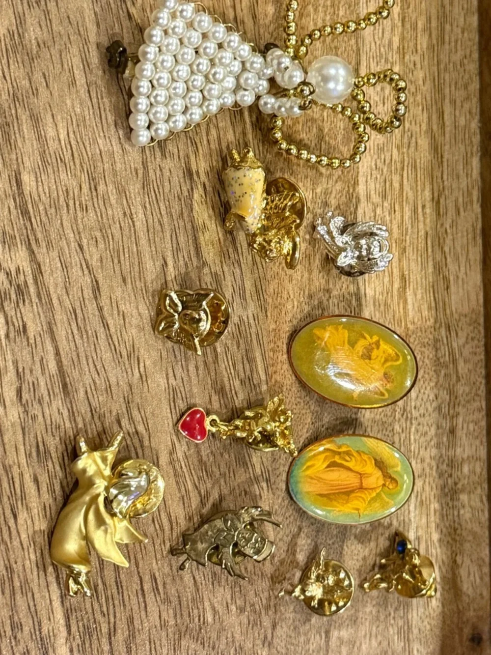 Lot of 11 Vintage Angel Pins & Brooches - Gold and Silver Tone